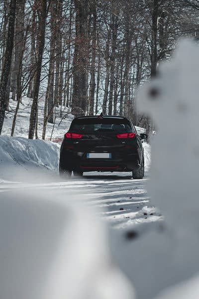 bilforsakring svart bil vintervaglag